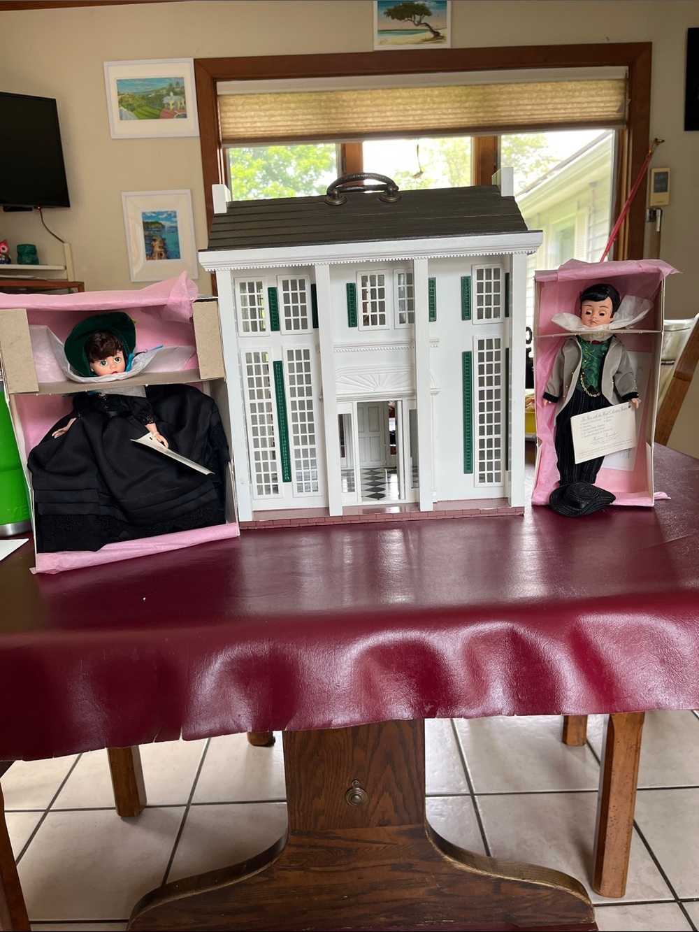 Tara House-with Scarlett O’Hara and Rhett BuutlerGone With the Wind